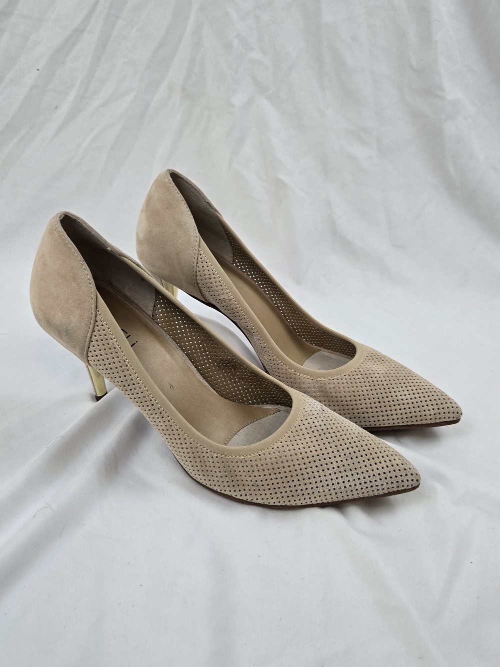 VANELi Women's Perforated Suede Pumps Beige Taupe Pointed Toe Heels Size 10